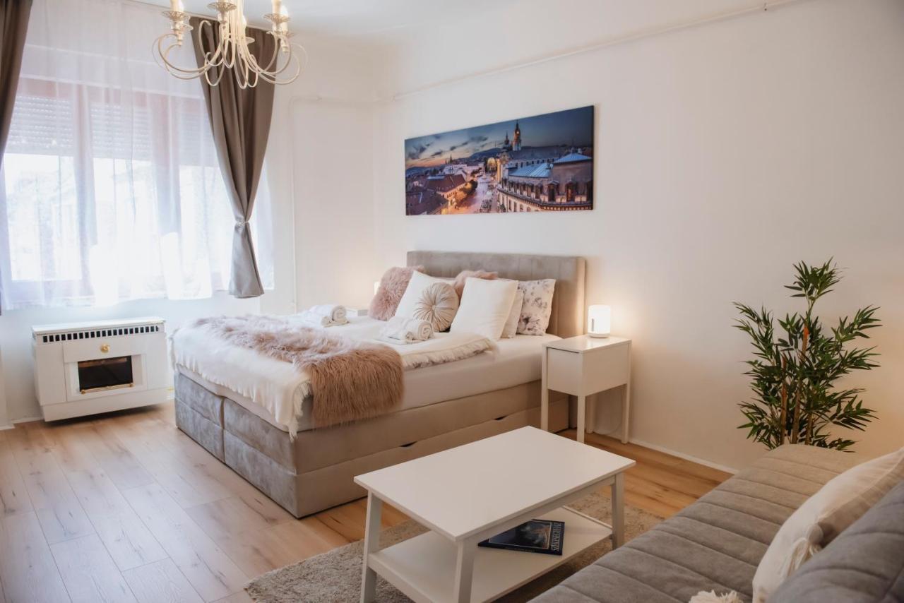 Heart of Pécs apartman free parking Exterior foto