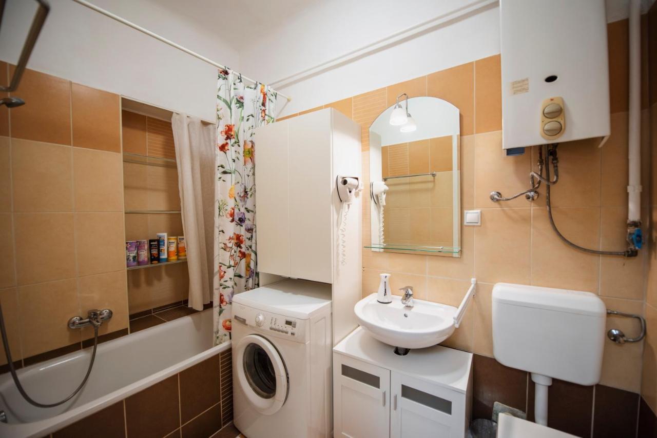 Heart of Pécs apartman free parking Exterior foto