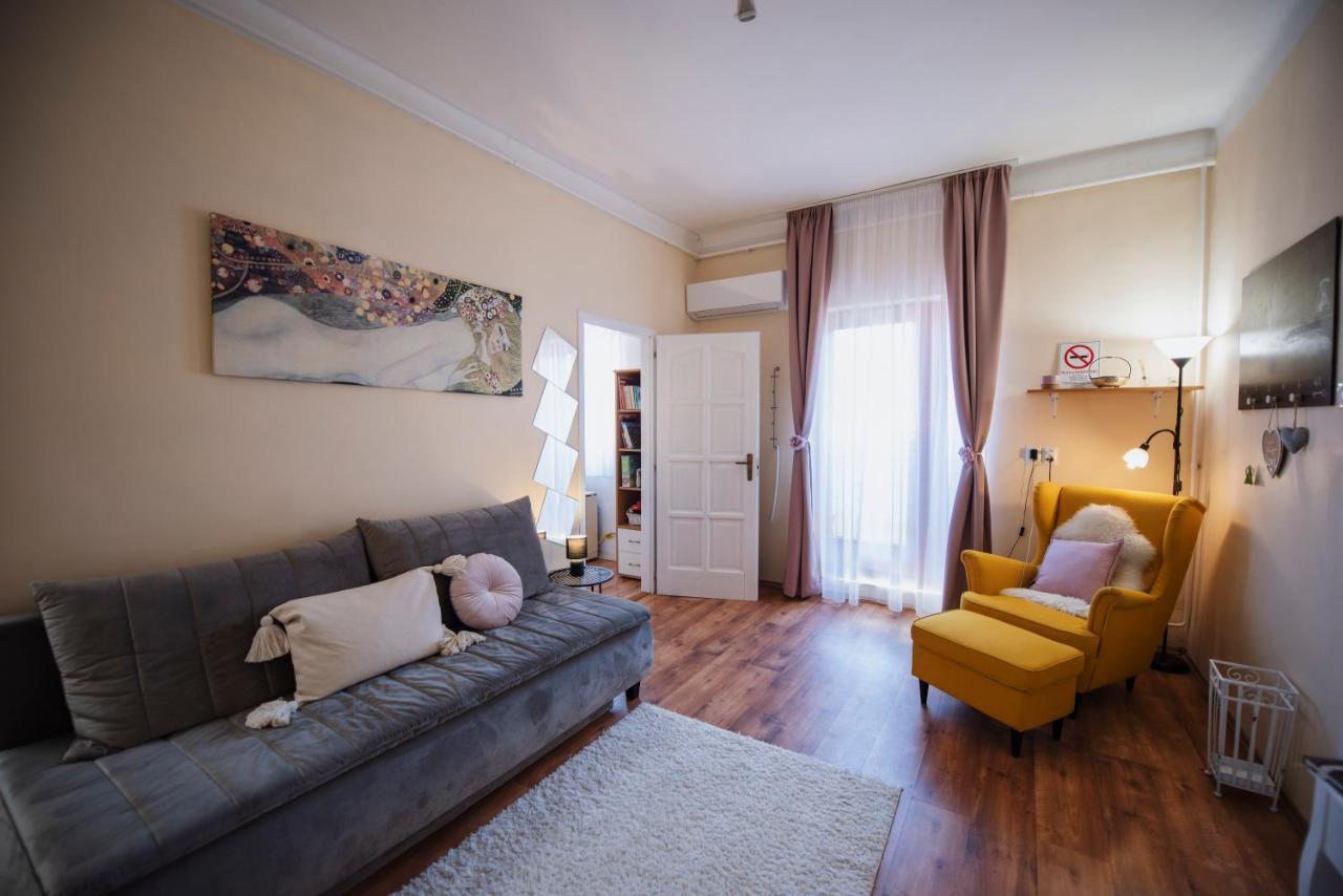 Heart of Pécs apartman free parking Exterior foto